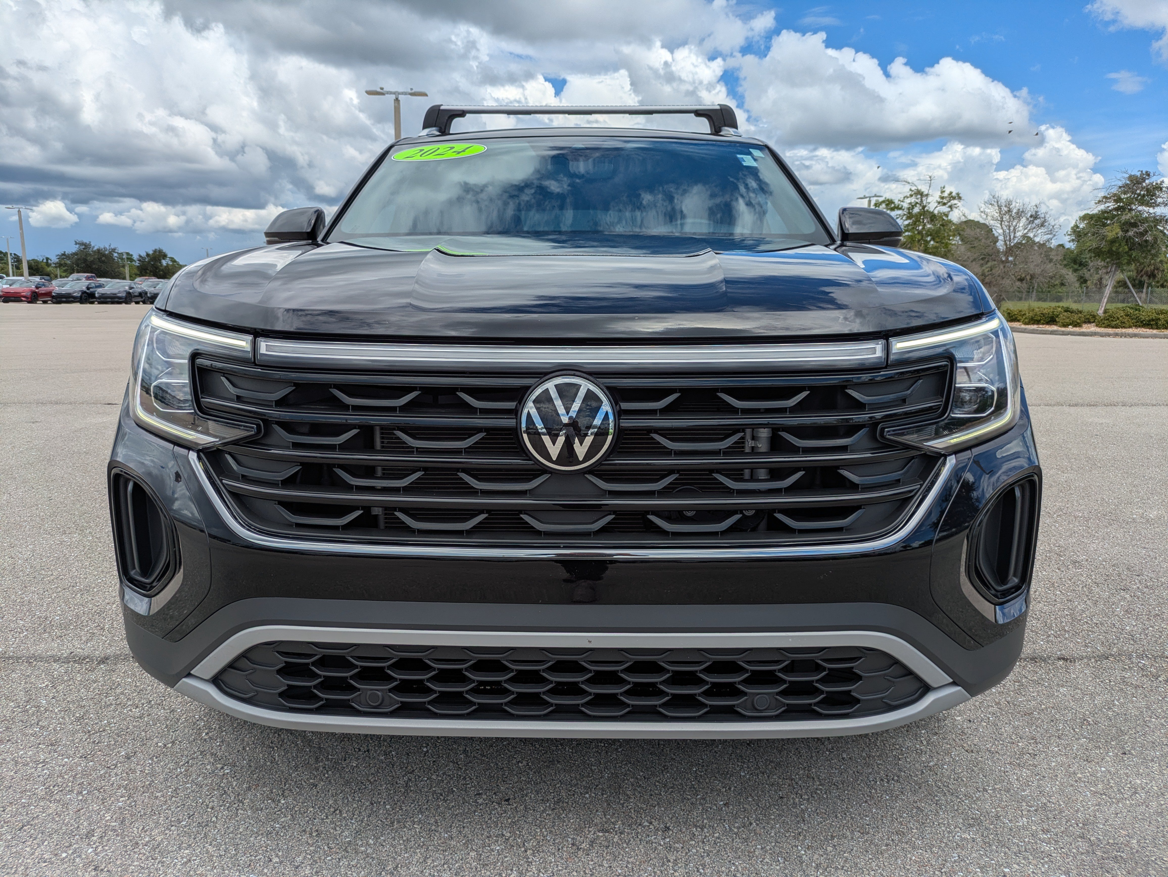 Used 2024 Volkswagen Atlas Cross Sport SE FWD image 9