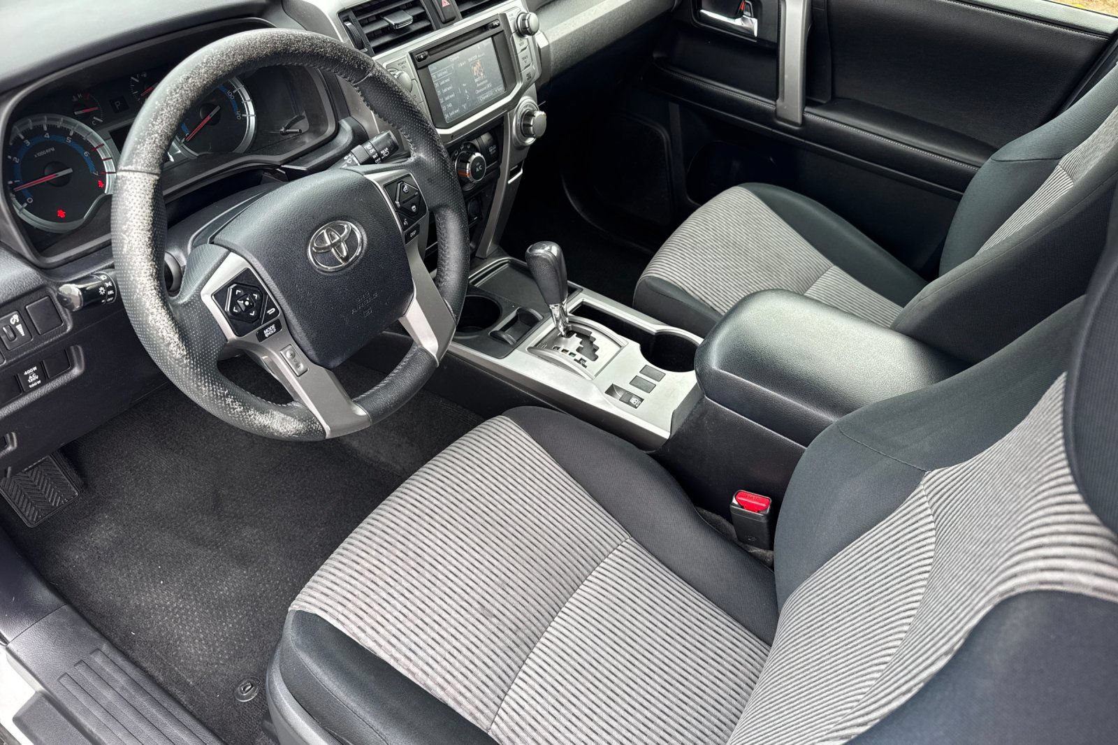 Used 2016 Toyota 4Runner SR5 RWD image 13