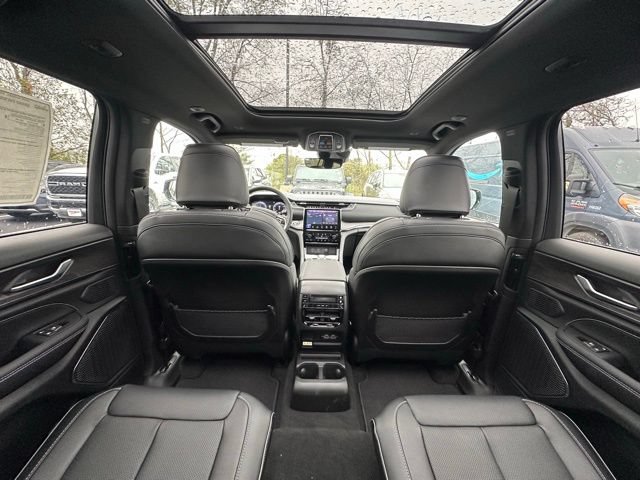 New 2025 Jeep Grand Cherokee L Overland AWD/4WD image 35