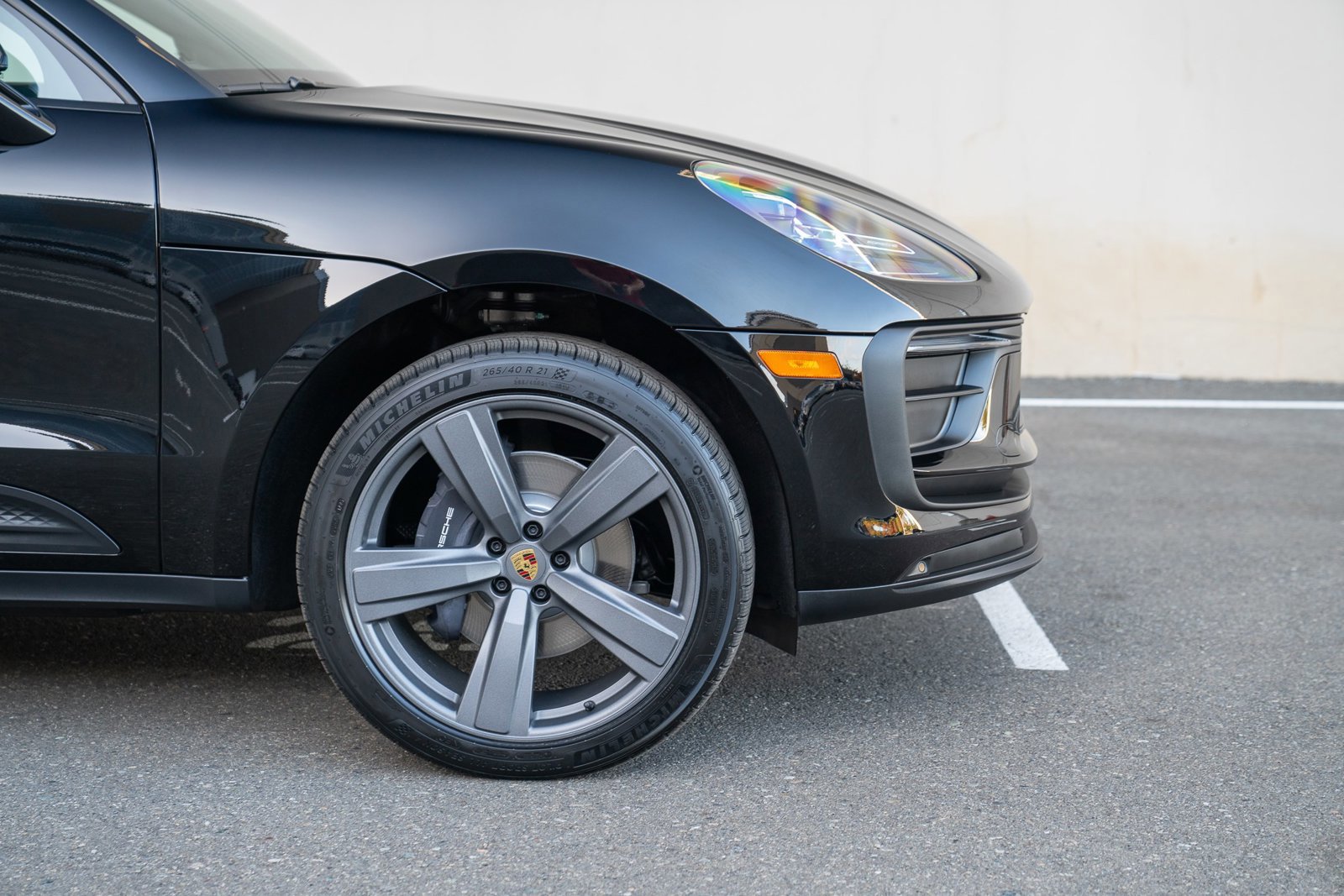 Certified 2026 Porsche Macan AWD/4WD image 9