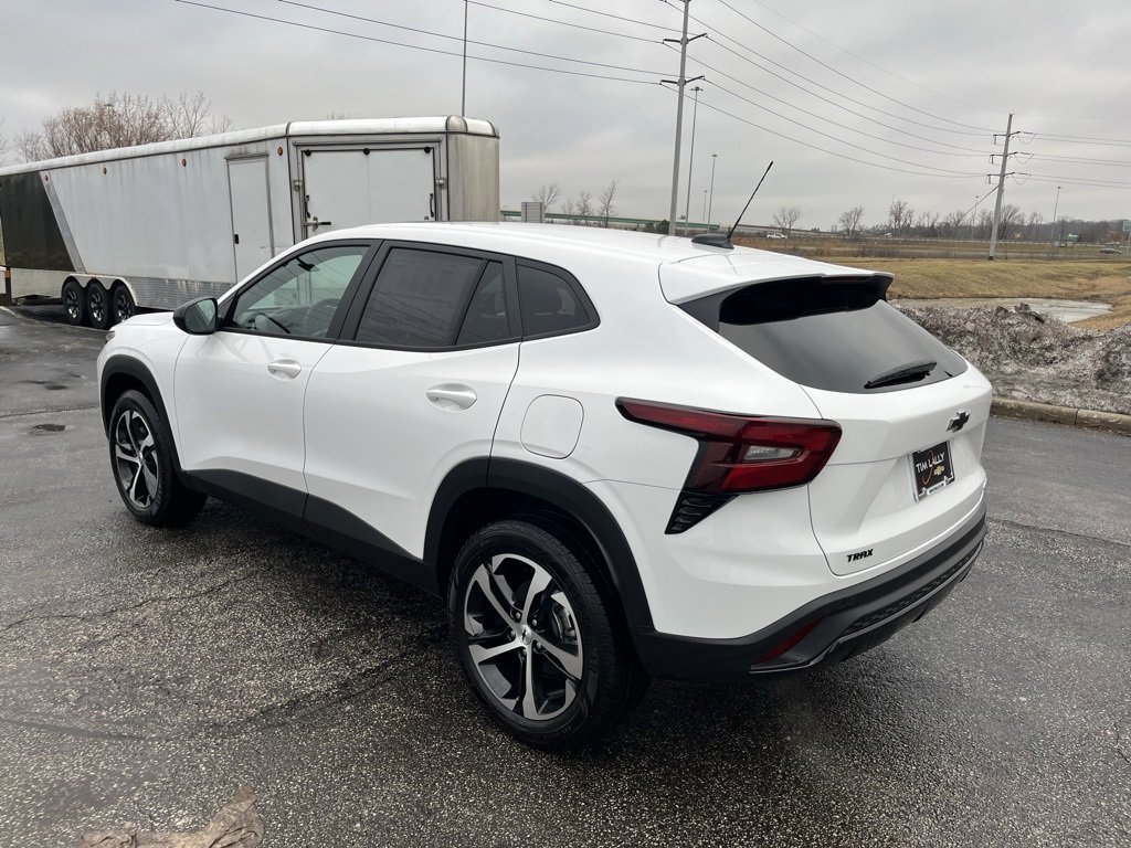 New 2026 Chevrolet Trax RS w/ Sunroof Package image 5