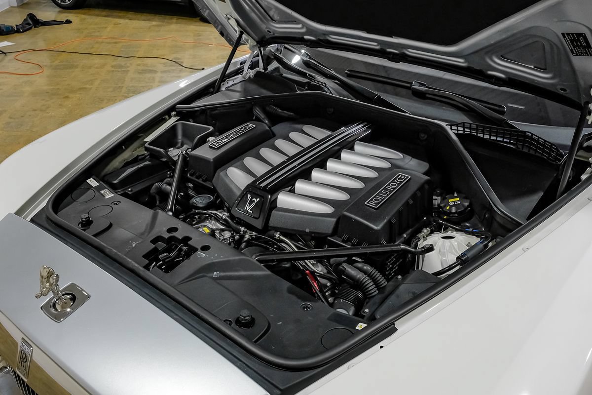 Used 2016 Rolls-Royce Wraith RWD image 38