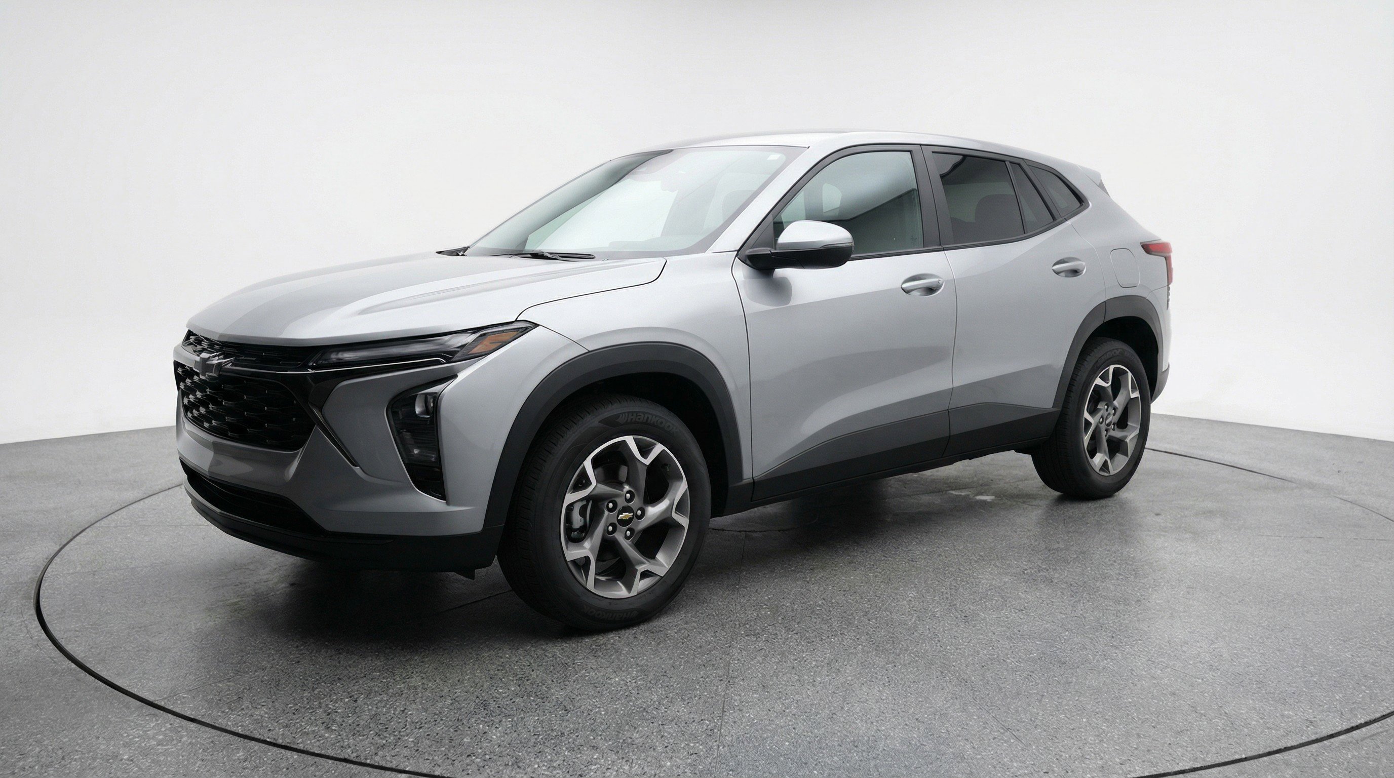 Used 2025 Chevrolet Trax LT w/ LT Convenience Package FWD image 3