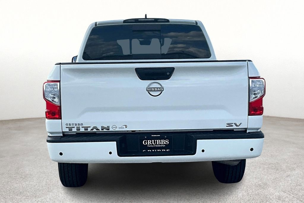 Used 2023 Nissan Titan SV image 6