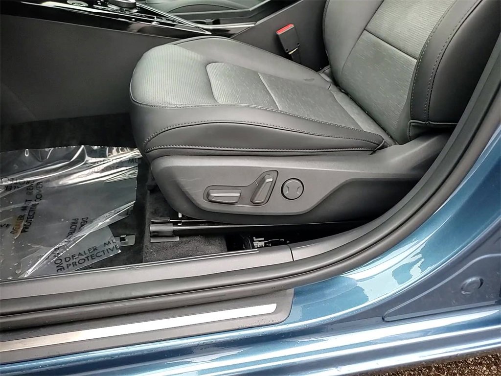 Certified 2024 Kia Niro SX Touring image 12