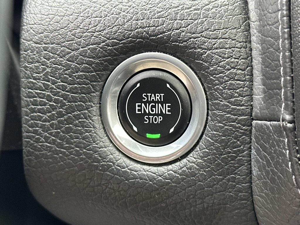 Used 2024 GMC Yukon XL Denali AWD/4WD image 28