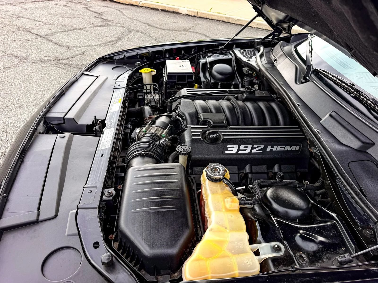 Used 2014 Dodge Challenger SRT8 w/ Harman/Kardon Audio Group RWD image 37