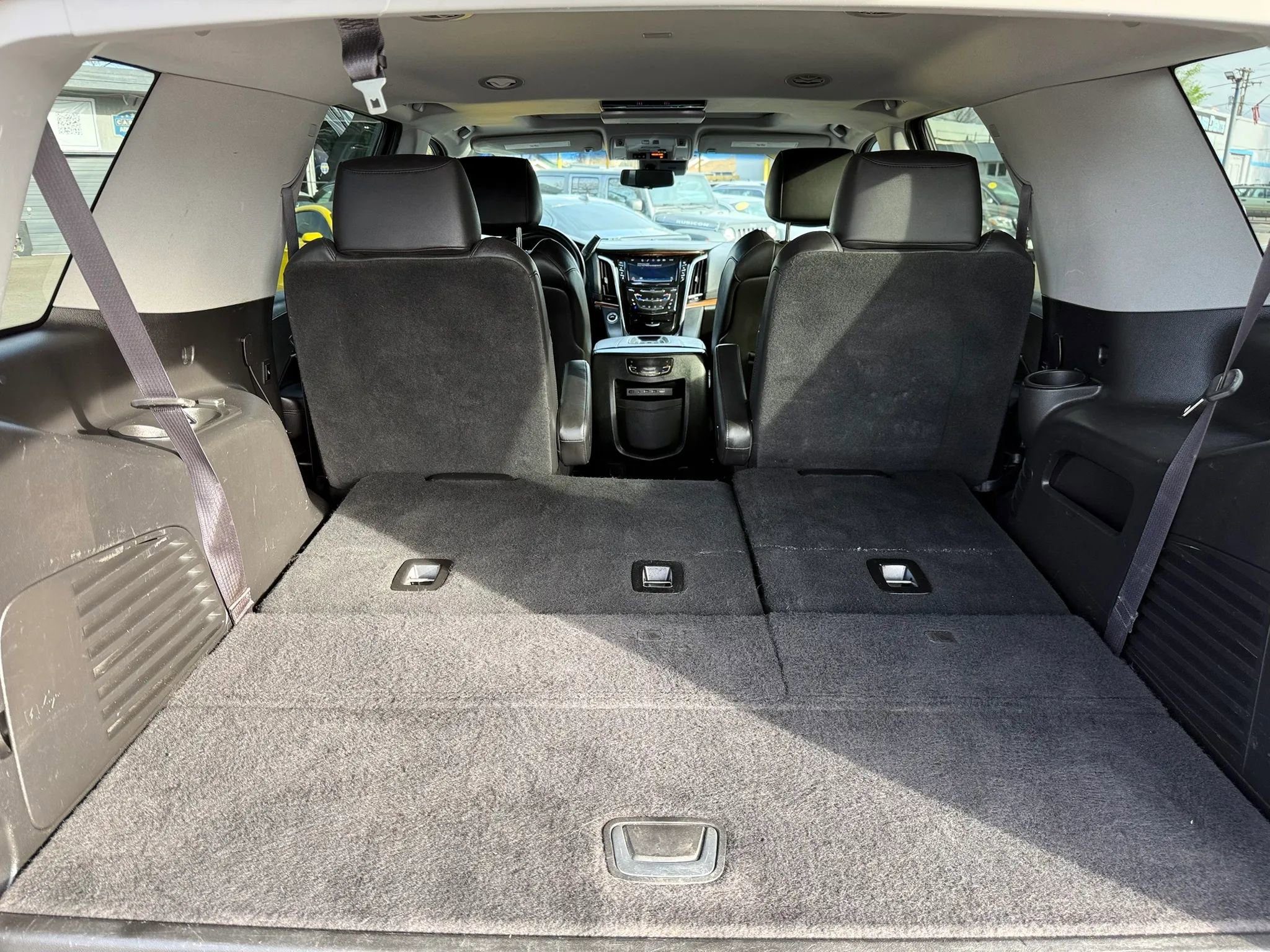 Used 2017 Cadillac Escalade Premium Luxury image 28