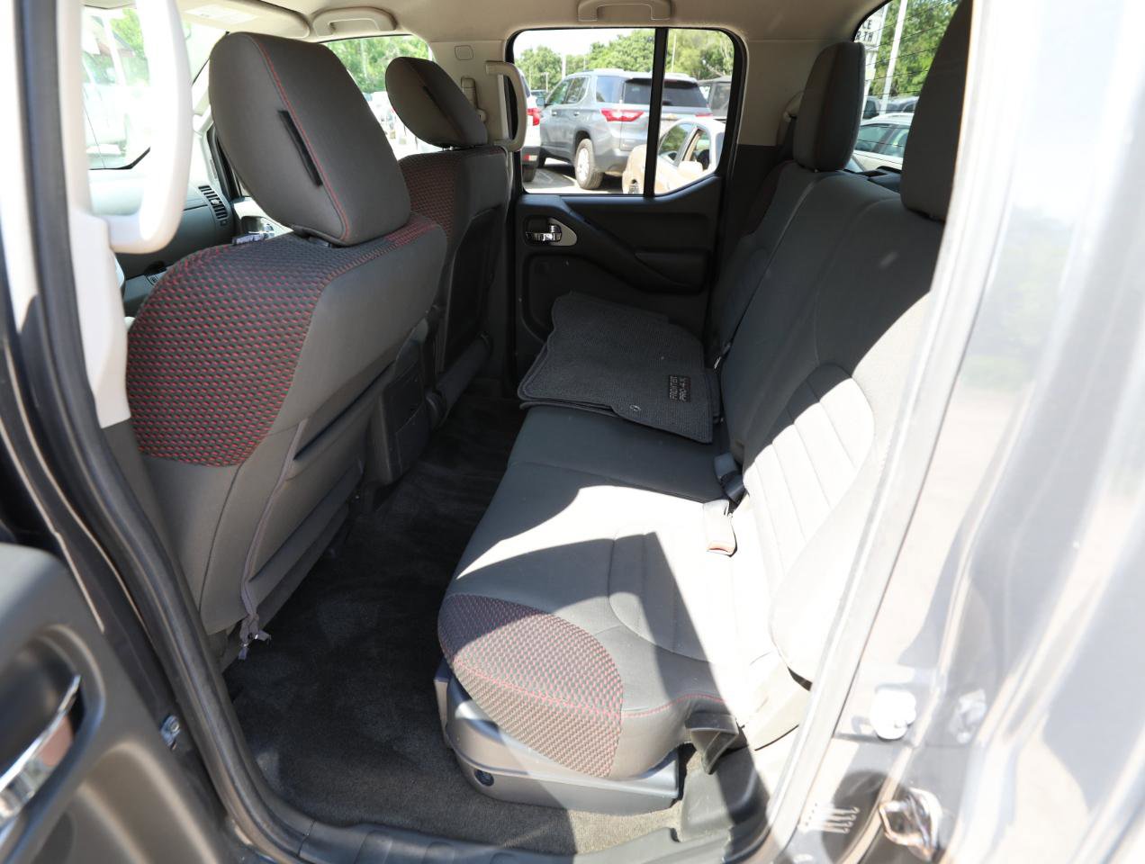Used 2012 Nissan Frontier PRO-4X AWD/4WD image 12