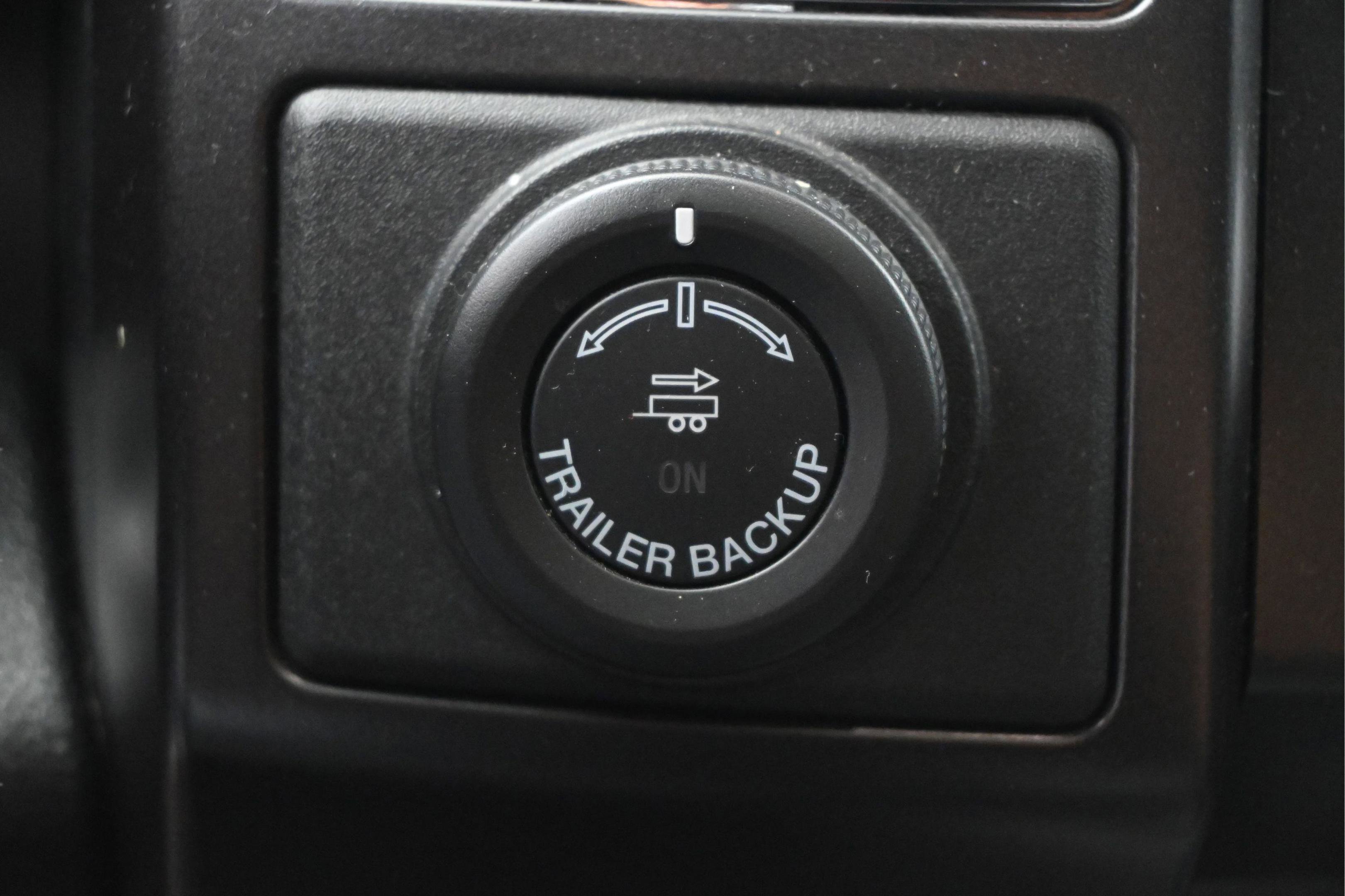Used 2020 Ford Expedition Limited w/ Texas Edition Package RWD image 28