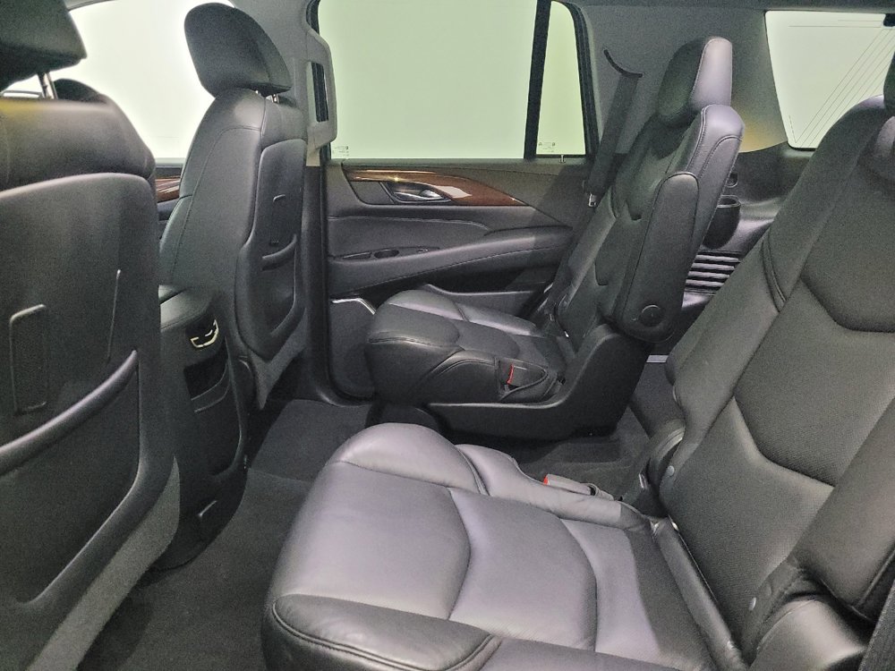 Used 2019 Cadillac Escalade Luxury w/ Escalade Sport Edition image 18