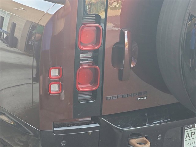 Used 2023 Land Rover Defender 130 X-Dynamic SE image 34