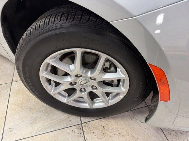 Used 2023 Chrysler Pacifica Touring-L image 9