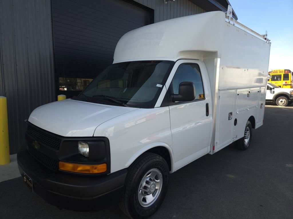 Used 2014 Chevrolet Express 3500 image 2