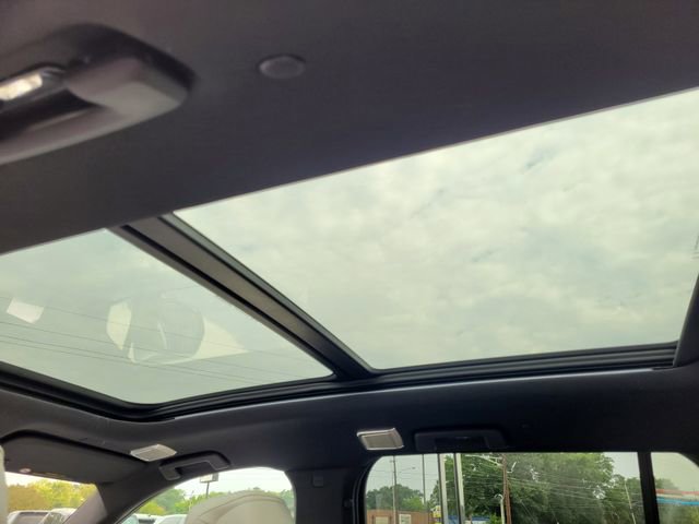 New 2026 Cadillac Vistiq Sport w/ LPO, Floor Liner Package image 24