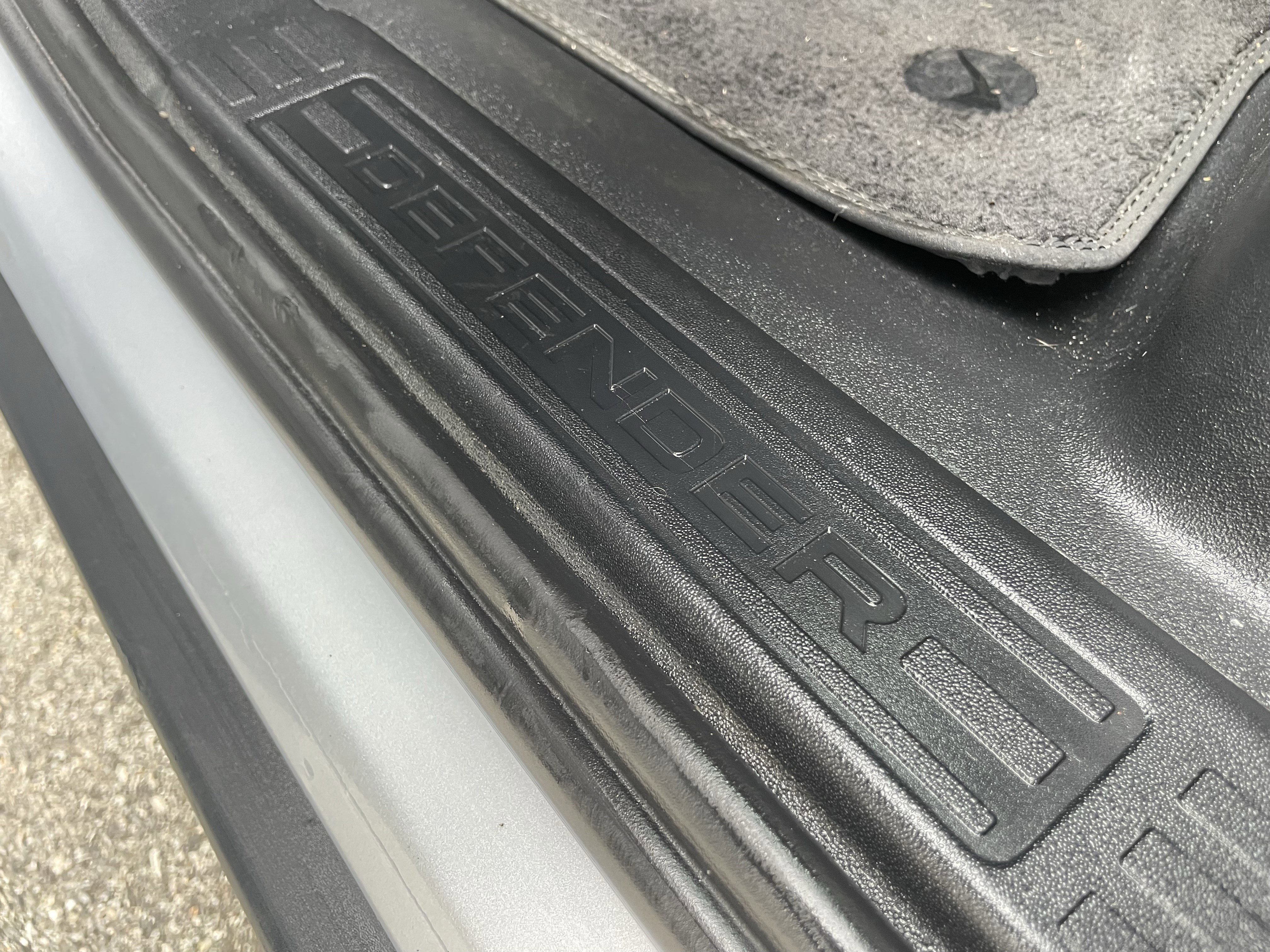 Used 2024 Land Rover Defender 110 S image 38