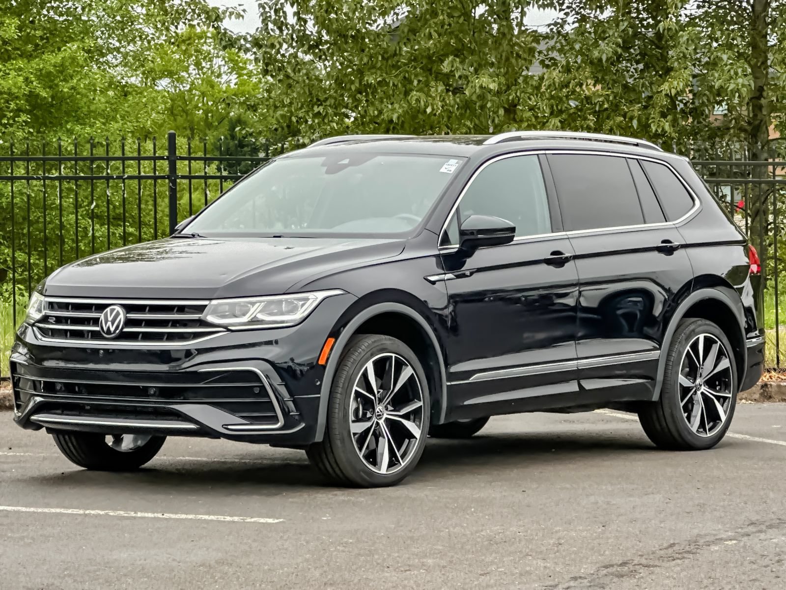 Used 2022 Volkswagen Tiguan SEL Premium R-Line AWD/4WD image 8