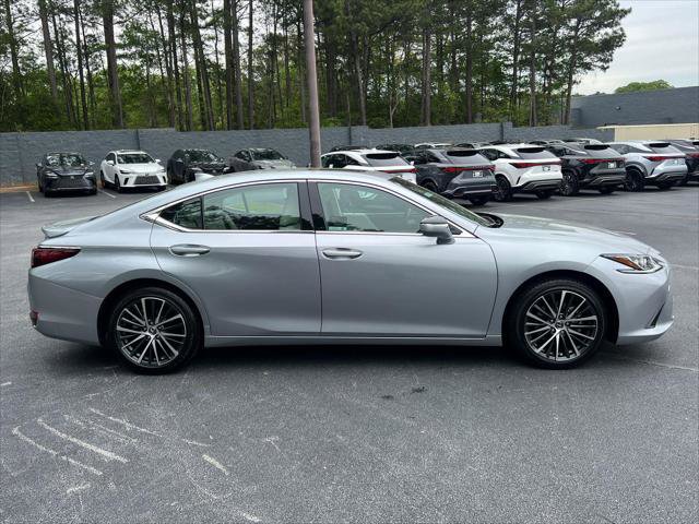 Certified 2025 Lexus ES 300h w/ Premium Package image 4