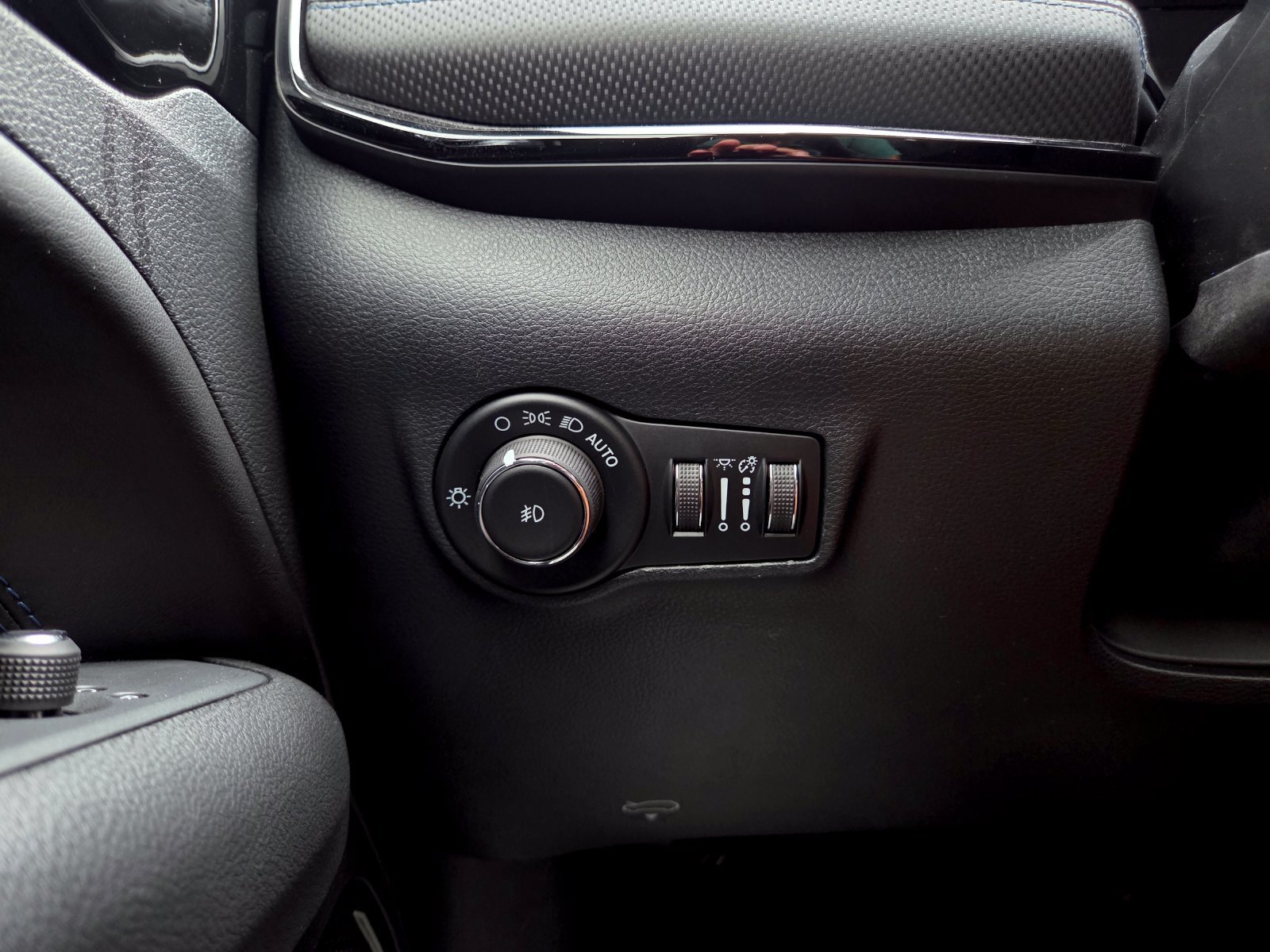 New 2026 Jeep Compass Latitude AWD/4WD image 40