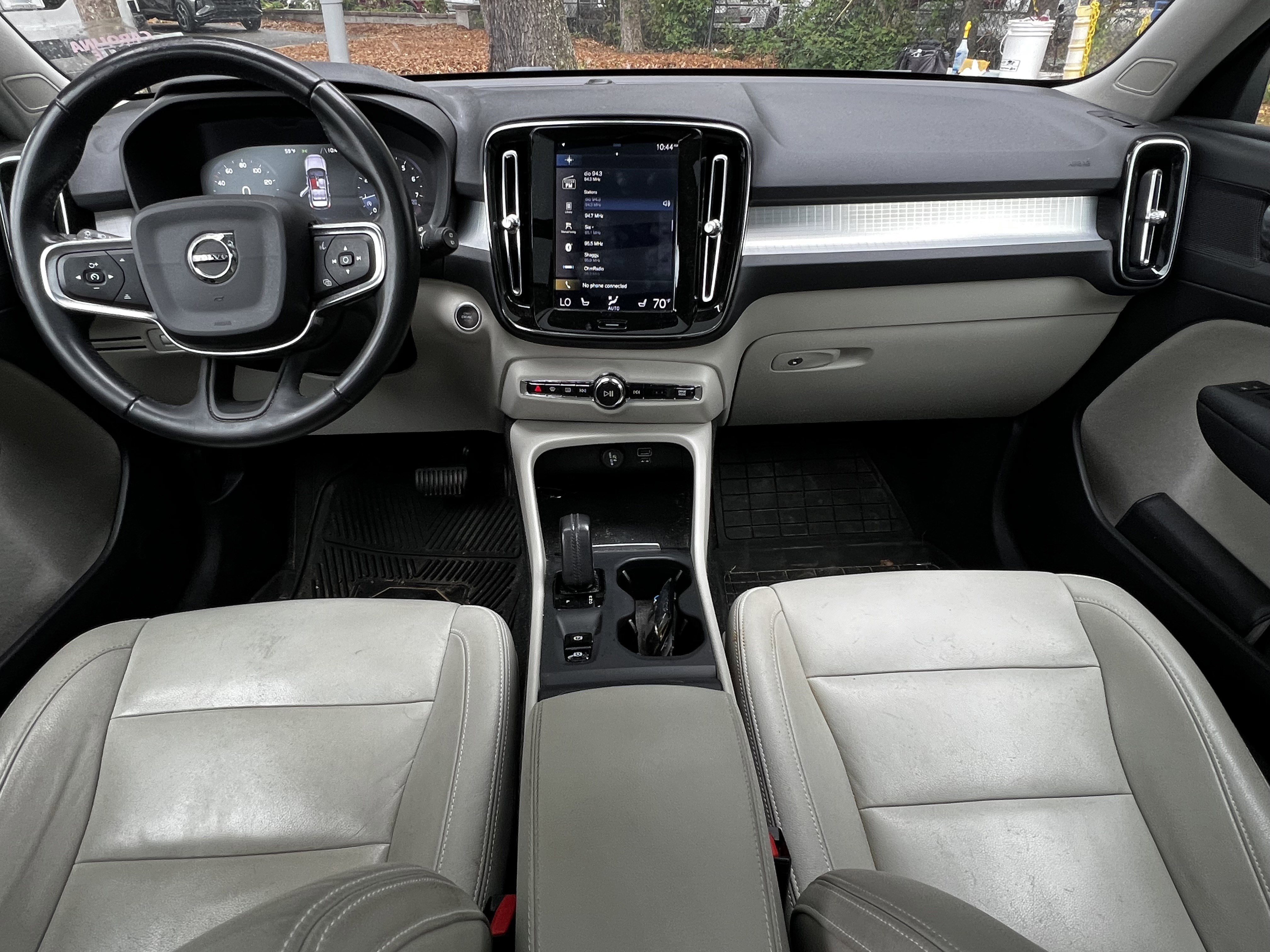 Used 2021 Volvo XC40 T5 Momentum w/ Protection Package Premier AWD/4WD image 34