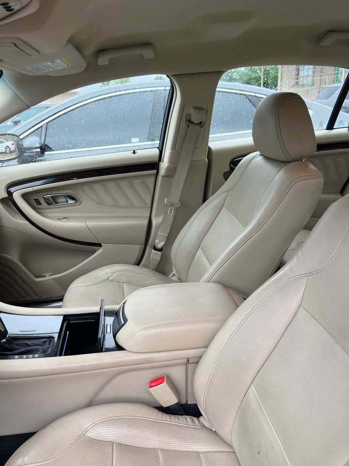 Used 2013 Ford Taurus Limited FWD image 11