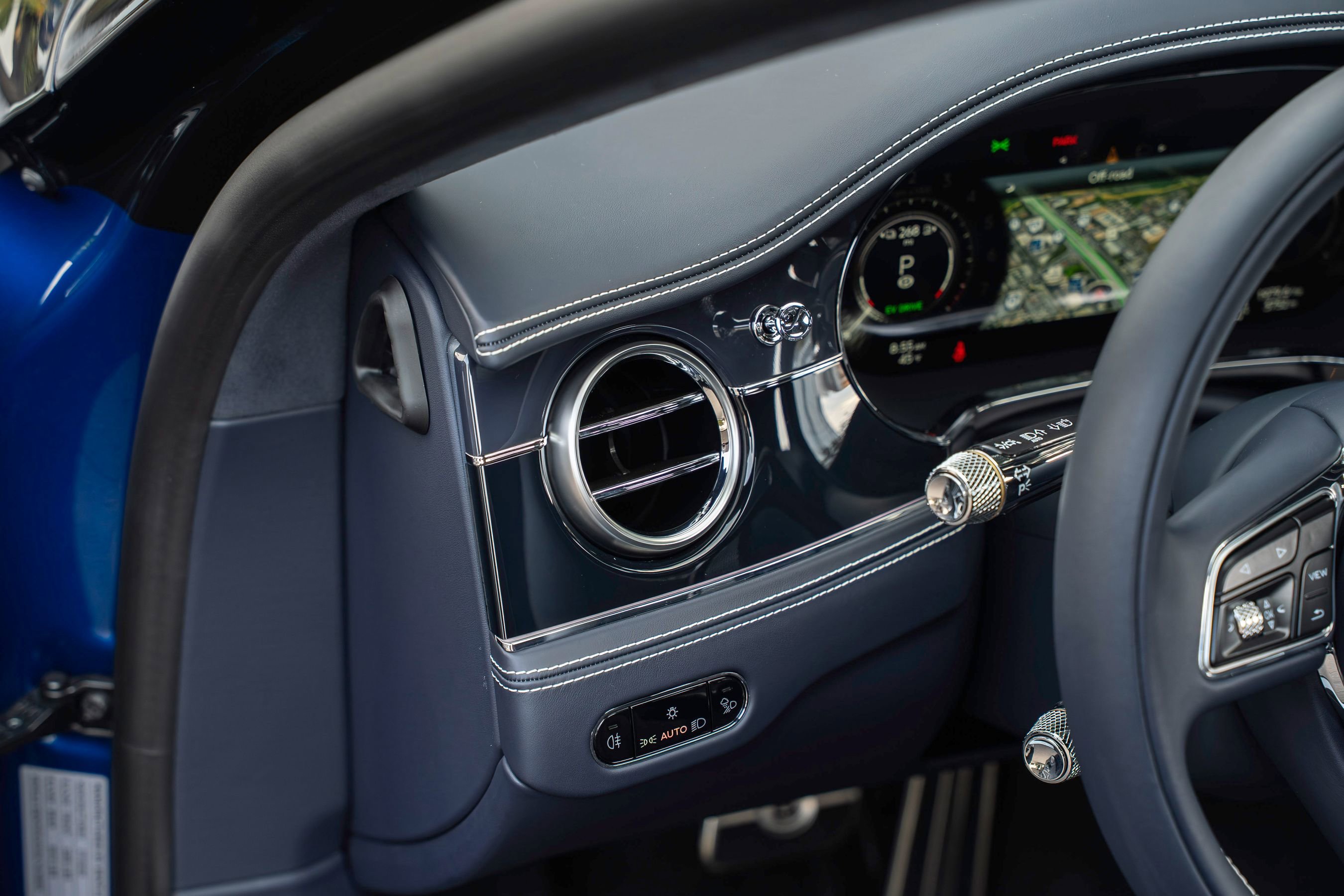 Certified 2026 Bentley Flying Spur Plug-In Hybrid AWD/4WD image 25