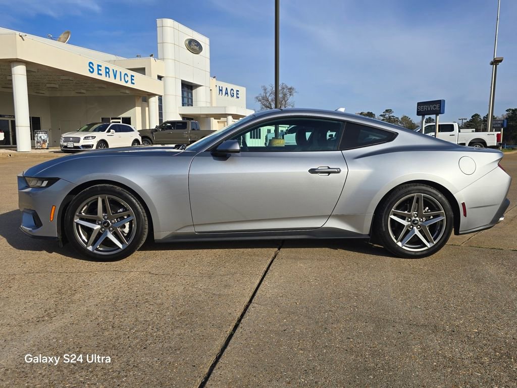 Used 2024 Ford Mustang EcoBoost image 2