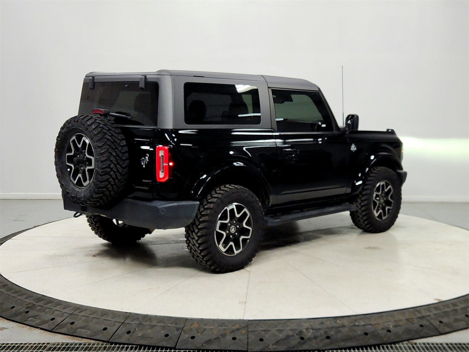 Used 2023 Ford Bronco Outer Banks image 7