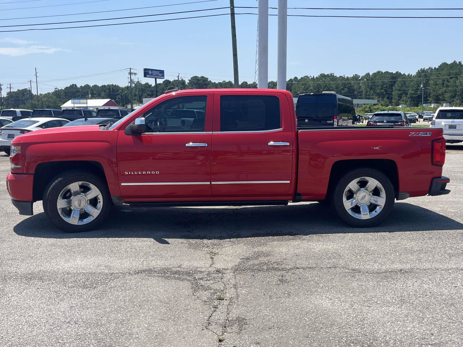 Used 2017 Chevrolet Silverado 1500 LTZ Z71 w/ LTZ Plus Package AWD/4WD image 6