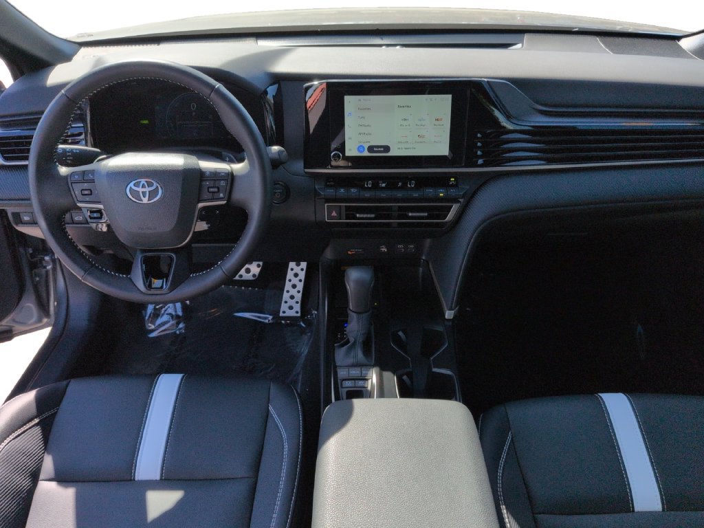Used 2025 Toyota Camry SE FWD image 11