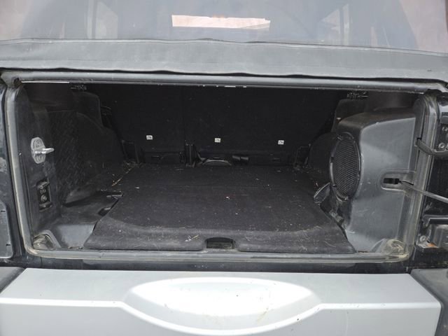 Used 2013 Jeep Wrangler Unlimited Sahara image 22