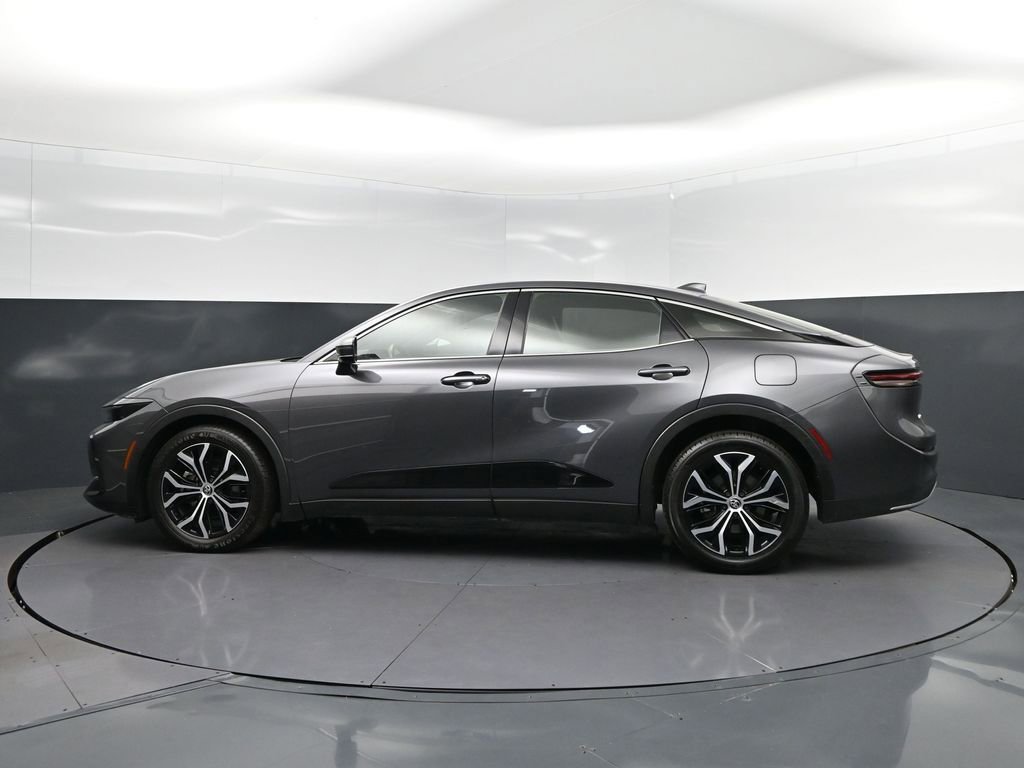 Used 2023 Toyota Crown XLE AWD/4WD image 4