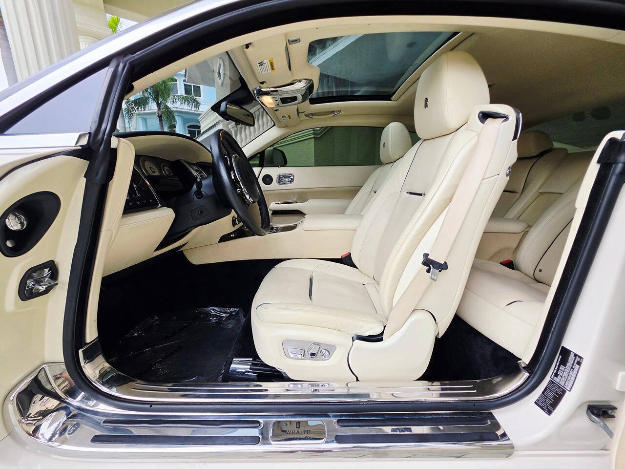 Used 2014 Rolls-Royce Wraith RWD image 10