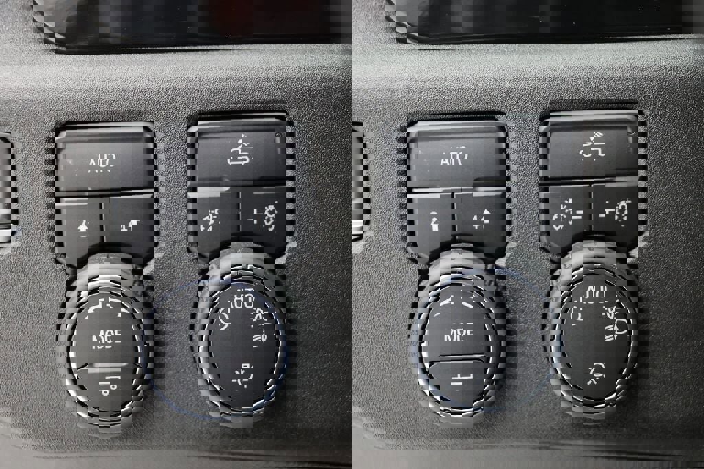 Used 2023 Chevrolet Silverado 1500 LT image 29