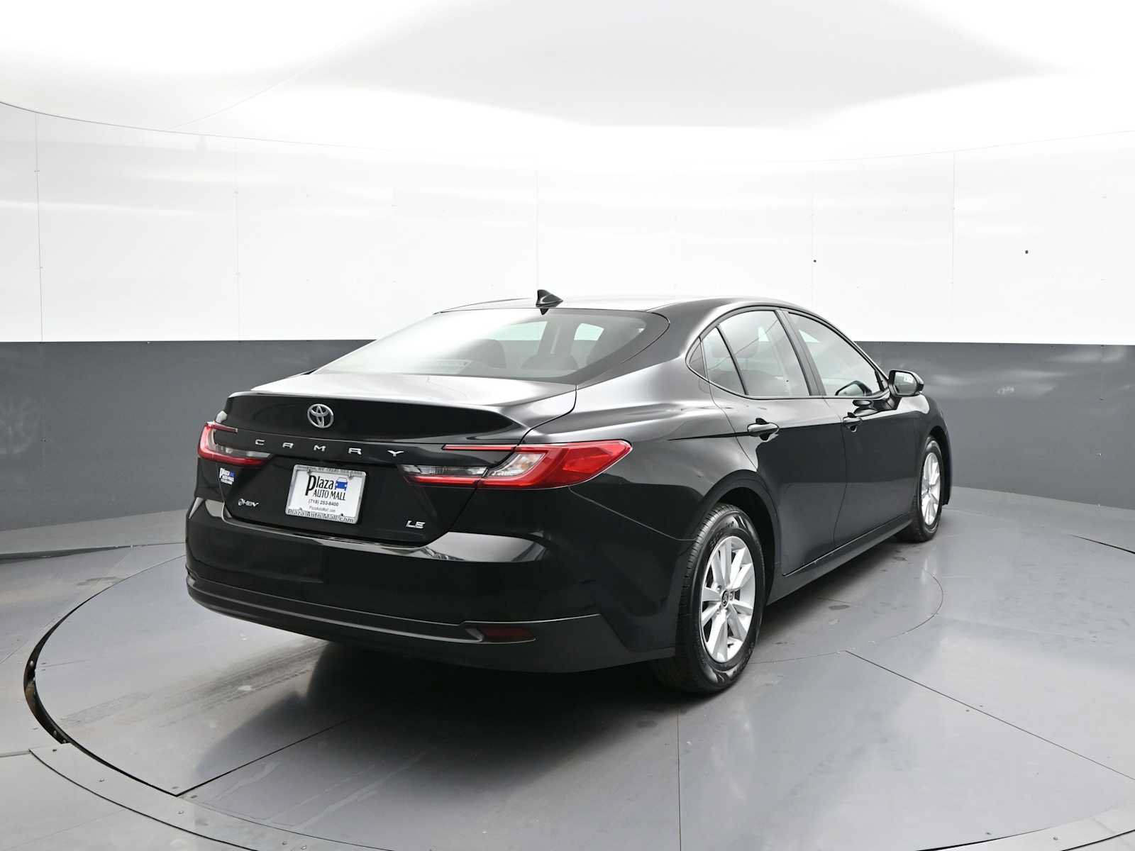 Used 2026 Toyota Camry LE FWD image 5