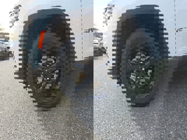 Used 2023 Jeep Grand Cherokee L Laredo image 4