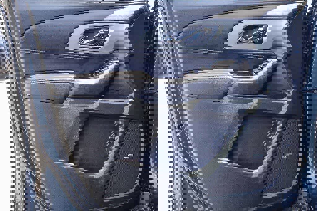 Used 2020 Chevrolet Traverse RS w/ LPO, Cargo Package image 19