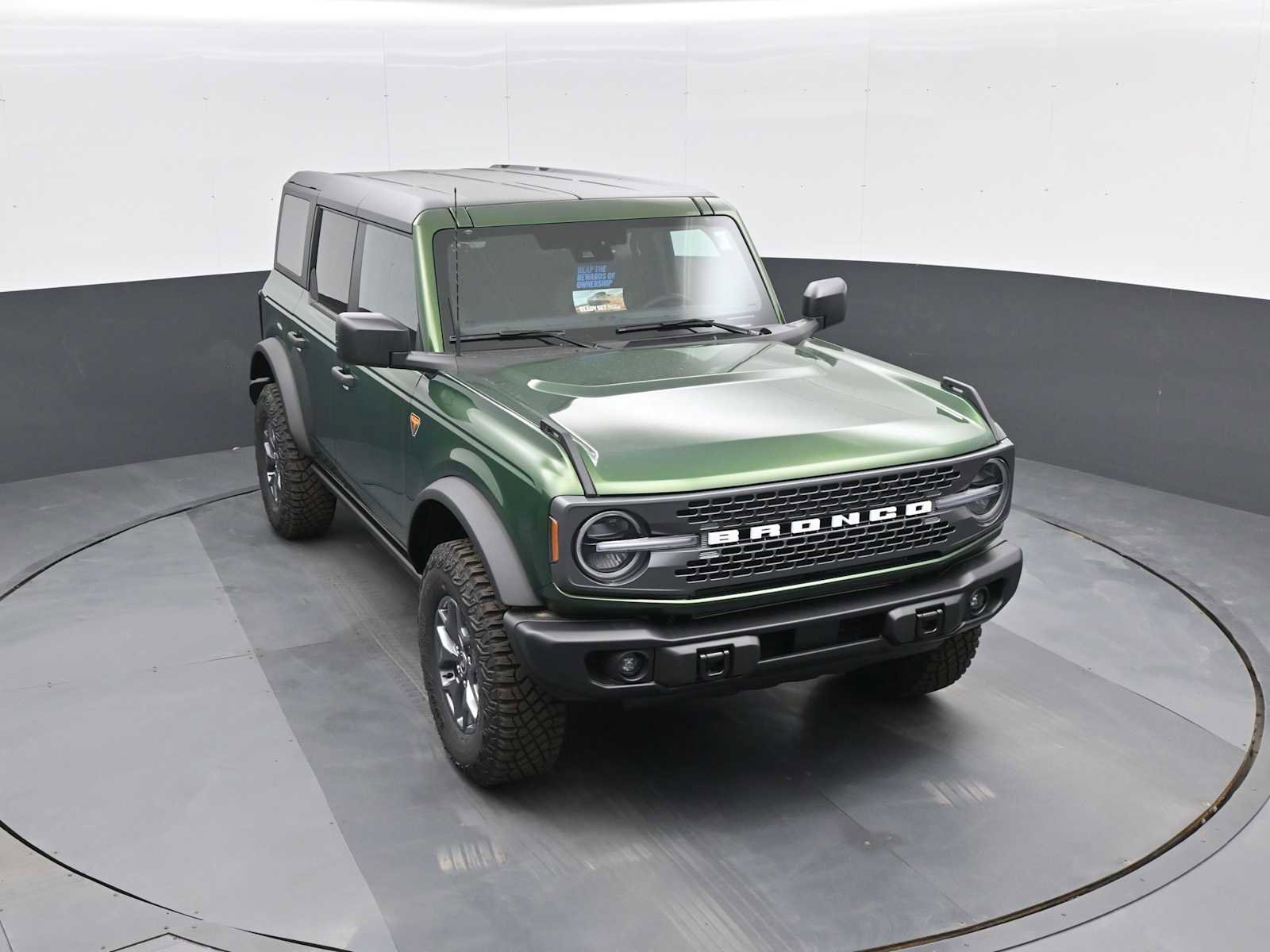 New 2025 Ford Bronco Badlands image 10
