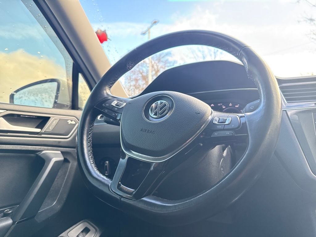 Used 2019 Volkswagen Tiguan SEL Premium w/ 3rd Row Seat Package image 14
