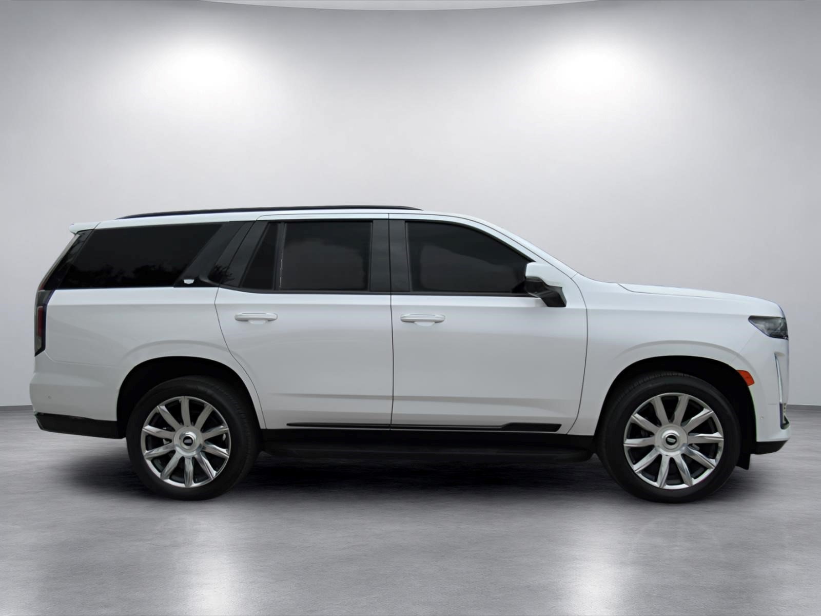 Used 2021 Cadillac Escalade Sport w/ LPO, ONYX Package AWD/4WD image 2