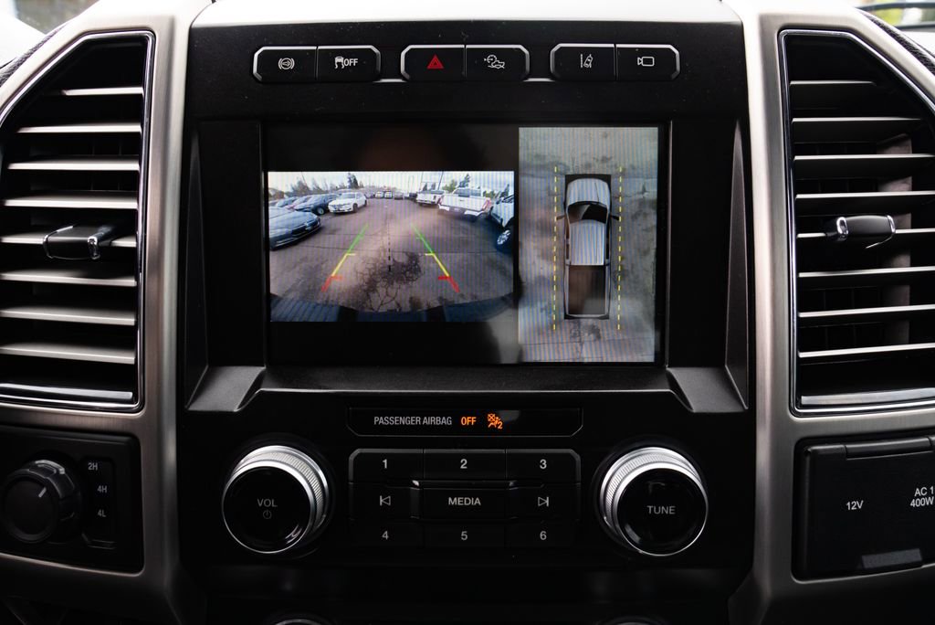 Used 2021 Ford F350 Platinum w/ Tremor Off-Road Package AWD/4WD image 15
