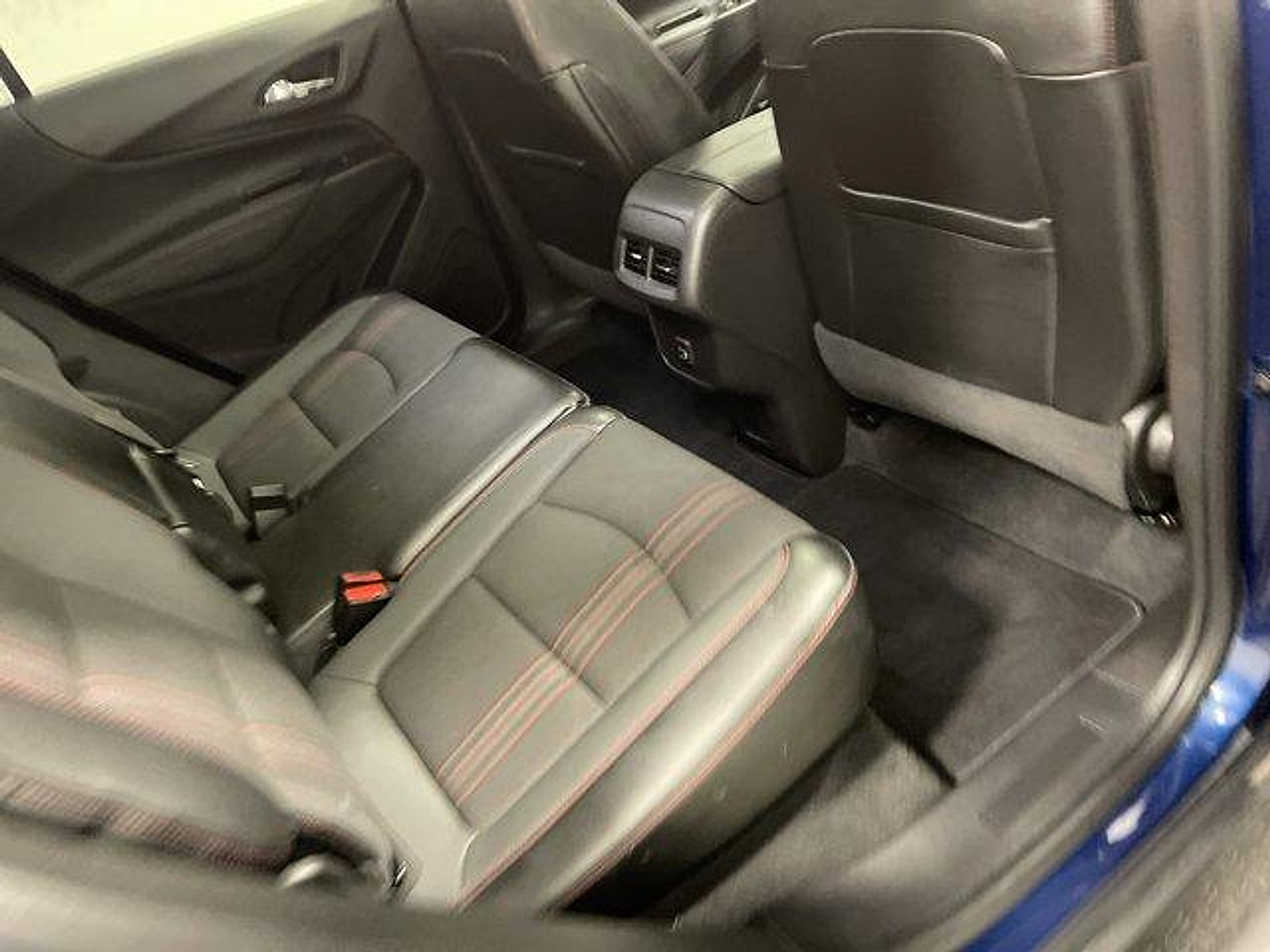 Used 2023 Chevrolet Equinox RS FWD image 16