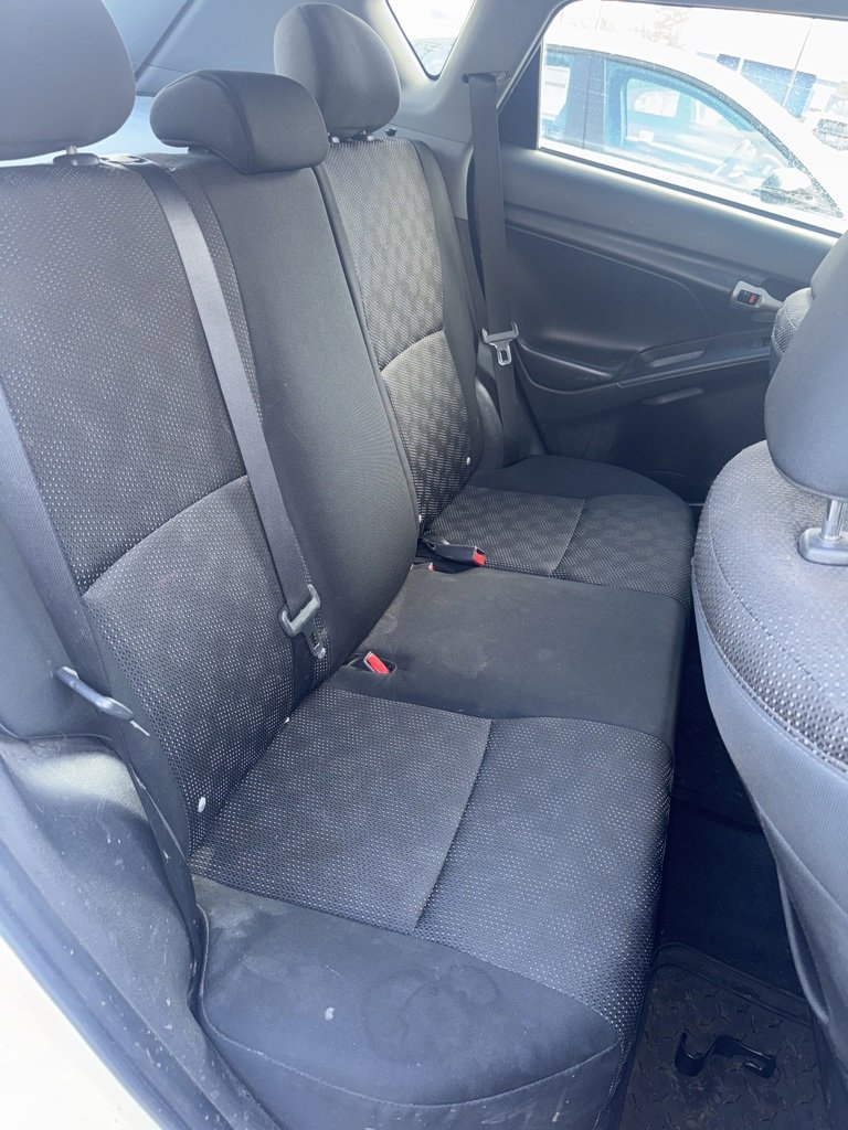 Used 2010 Pontiac Vibe w/ Preferred Package image 15