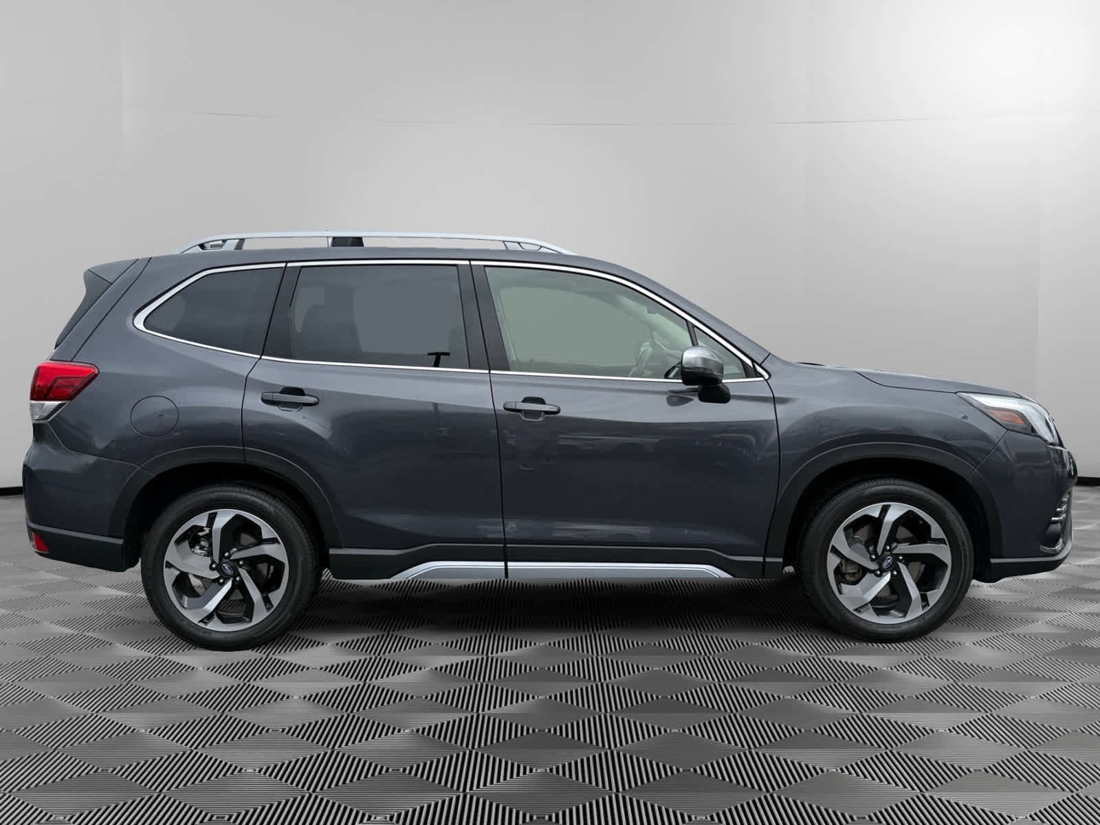 Used 2023 Subaru Forester Touring image 6