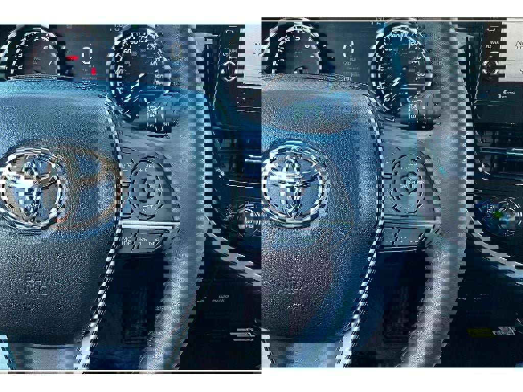 Used 2023 Toyota Camry XLE image 20