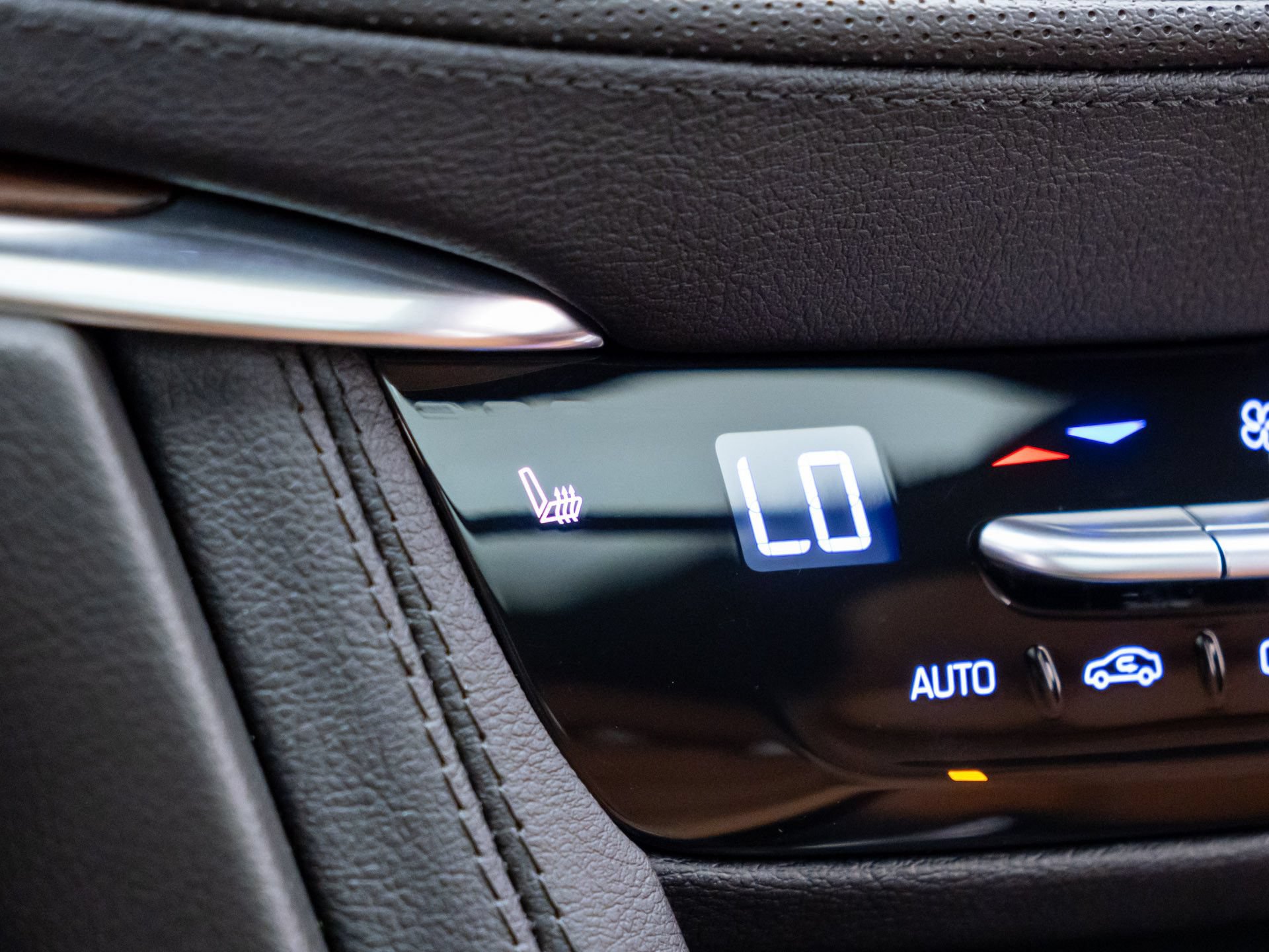 Certified 2025 Cadillac XT5 Premium Luxury AWD/4WD image 31