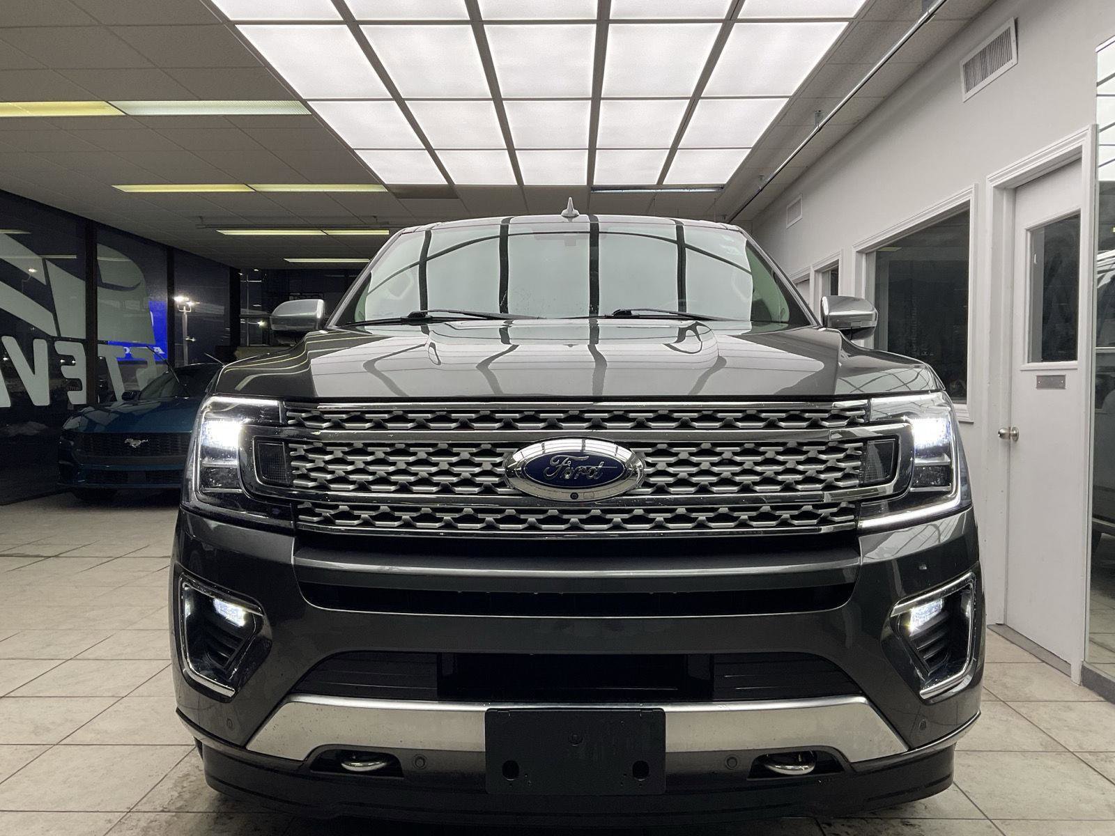 Used 2021 Ford Expedition Platinum image 2