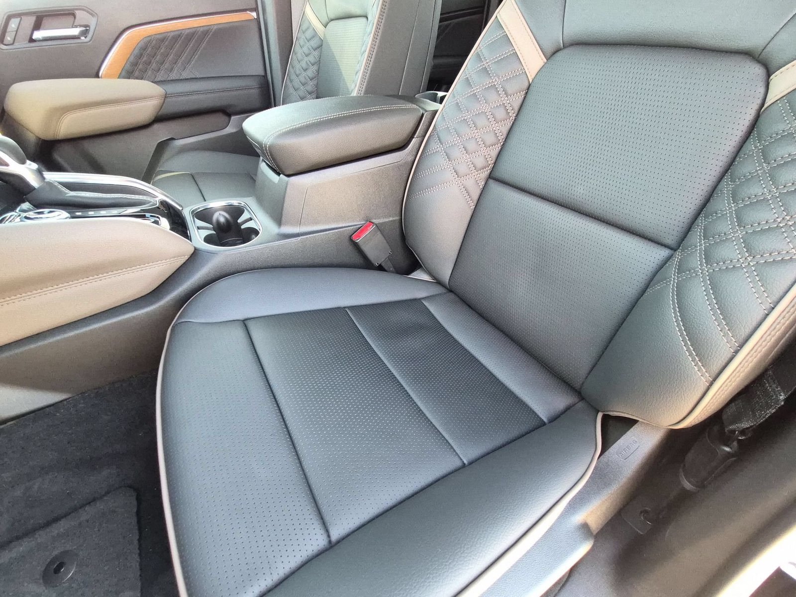 New 2026 GMC Canyon Denali AWD/4WD image 24