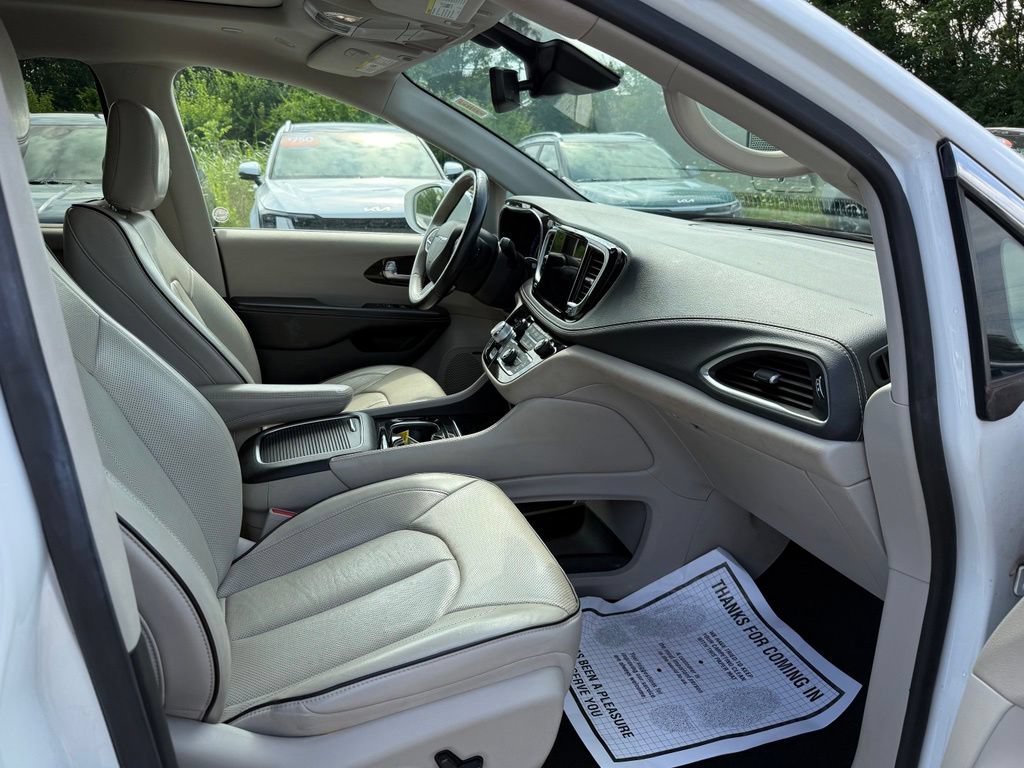Used 2021 Chrysler Pacifica Limited w/ Premium & Safety Sphere Group AWD/4WD image 15
