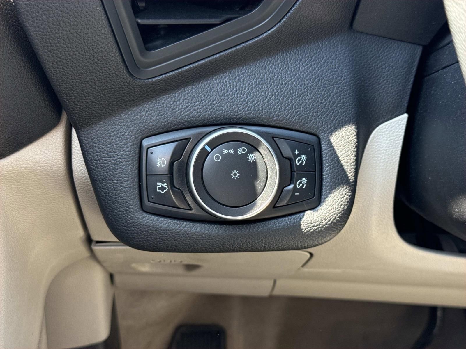 Used 2016 Ford Escape SE w/ SE Leather Comfort Package image 18